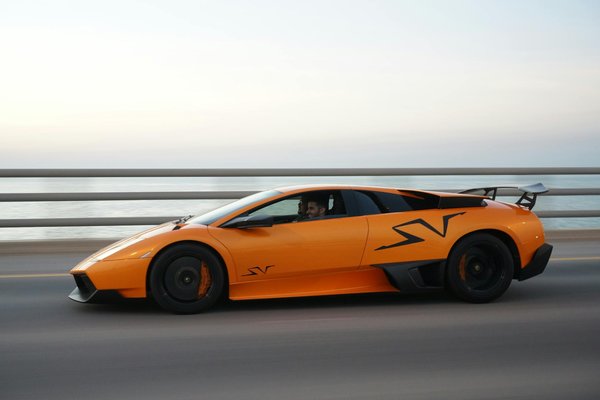 What are the steps to create an authentic Eton mess?